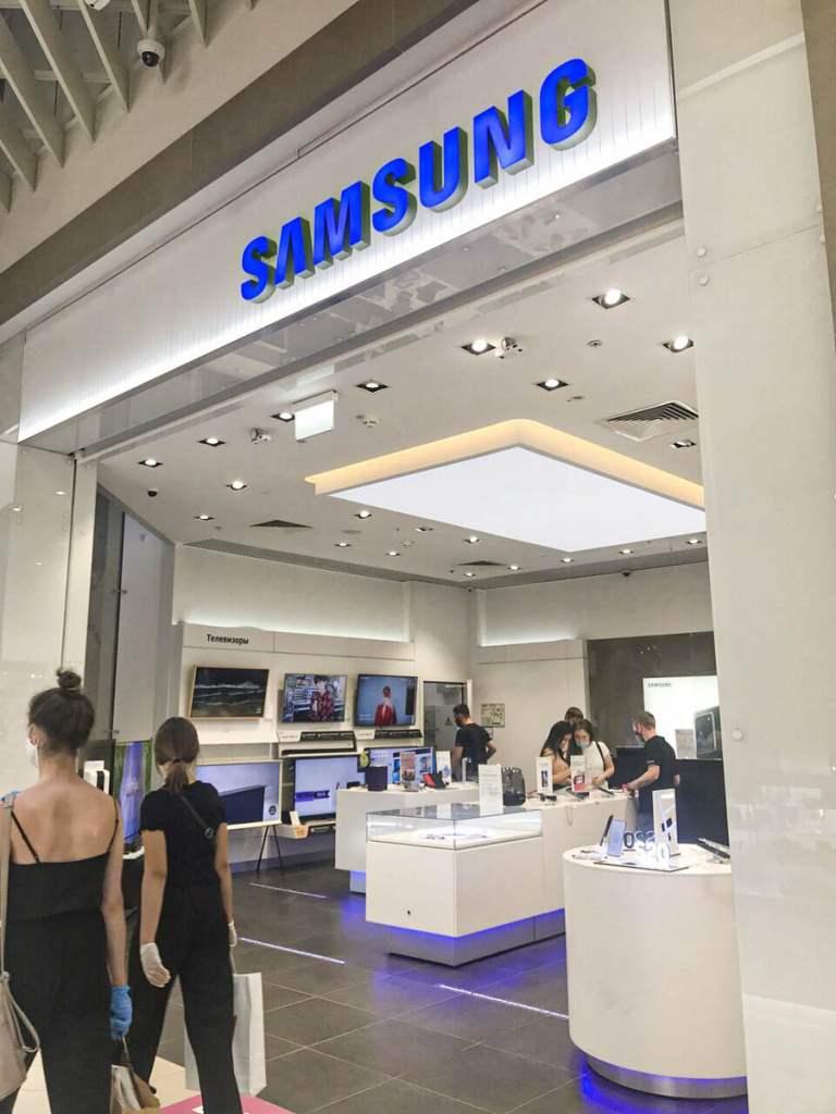 Samsung, сеть магазинов электроники