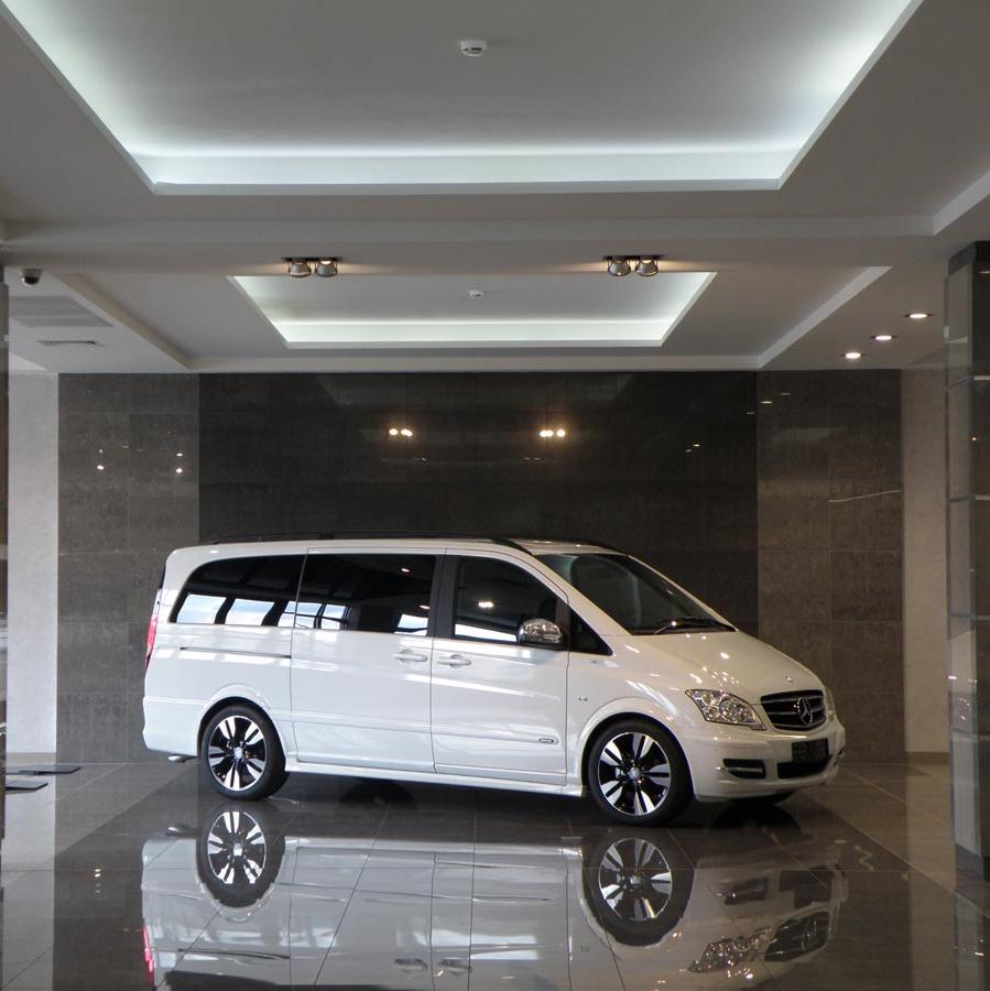 Автосалон Mercedes-Benz