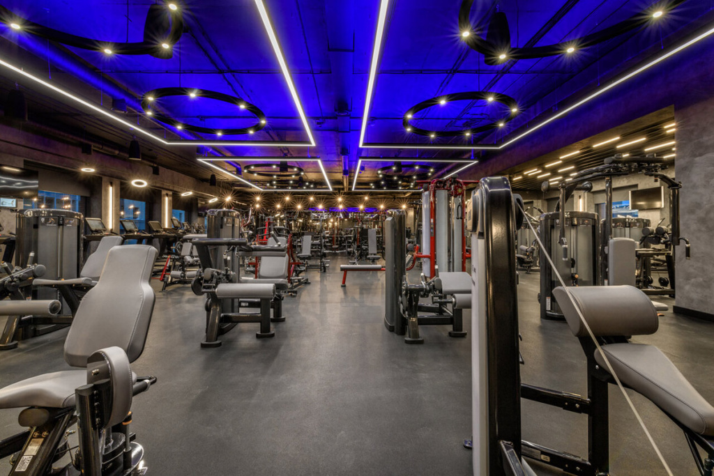 Encore Fitness, фитнес-клуб